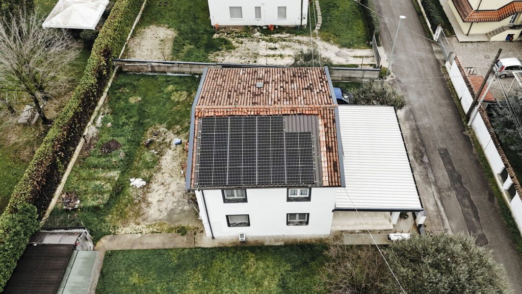  Fotovoltaico Friuli-Venezia Giulia Manzano, UD