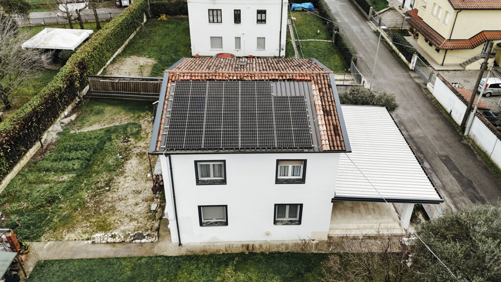  Fotovoltaico Friuli-Venezia Giulia Manzano, UD