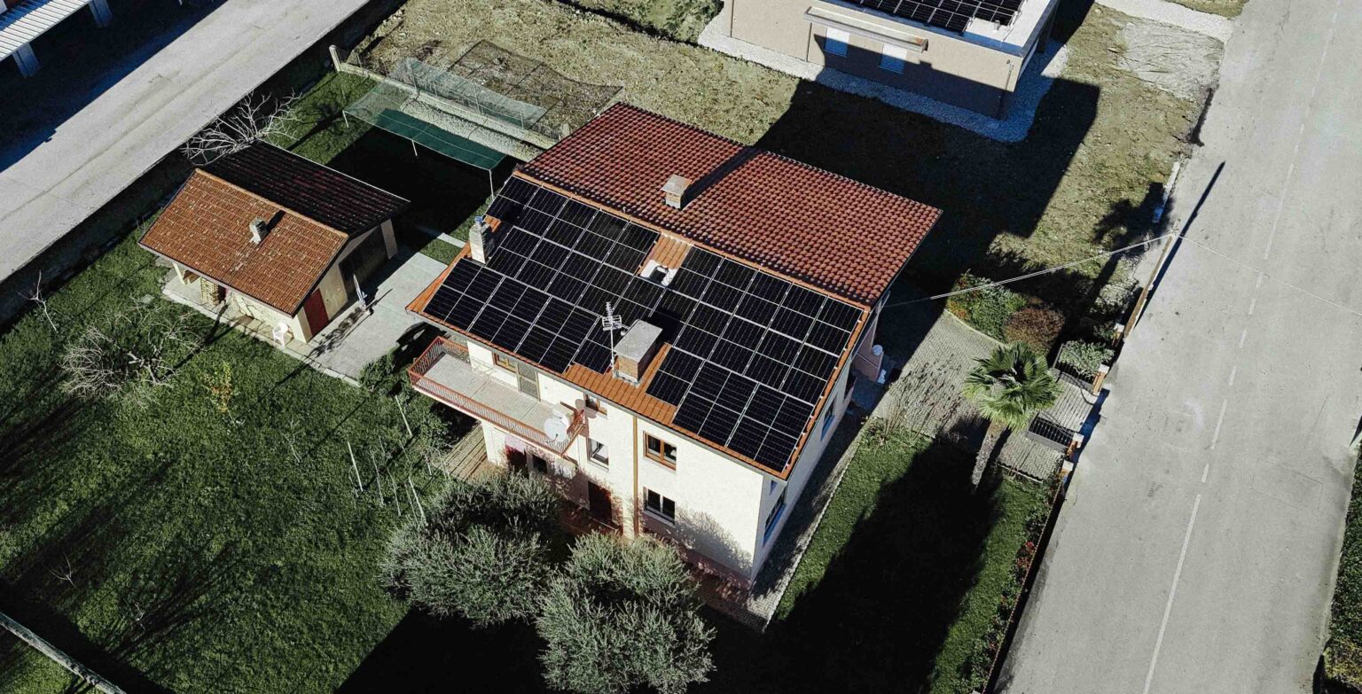 Tabo Energia, Impianto fotovoltaici - 525 – Erion e Nazmi B.