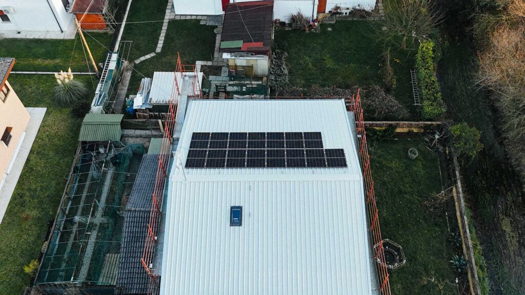  FotovoltaicoTettoNanocappotto Friuli-Venezia Giulia Cordenons, PN