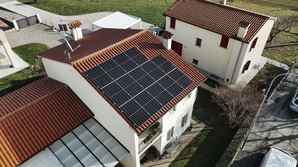  Fotovoltaico Veneto Pieve del Grappa, TV