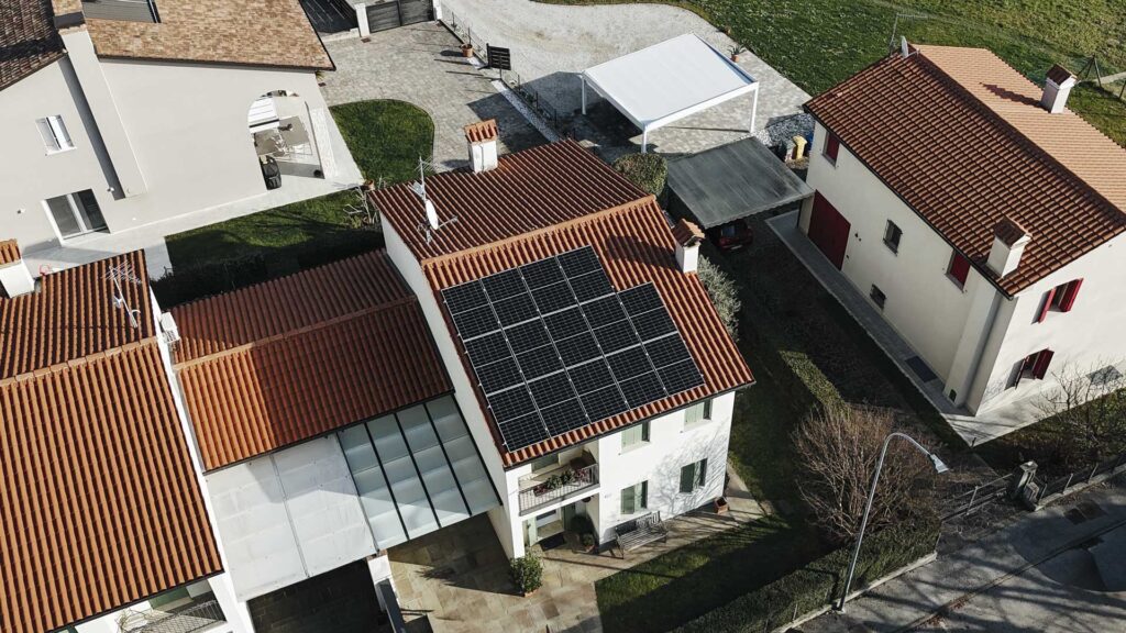  Fotovoltaico Veneto Pieve del Grappa, TV